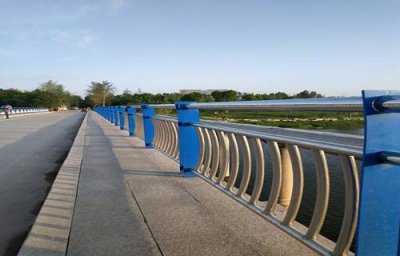 樂意護(hù)欄廠家告訴您不銹鋼護(hù)欄的安裝過程是怎樣的？